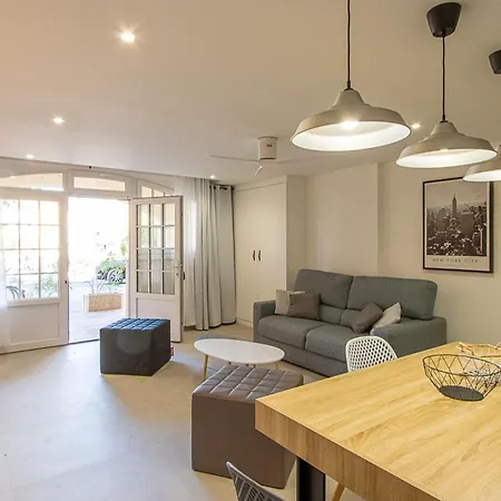 Superb In Port - Next To The Beach