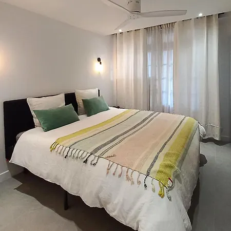 Superb In Port - Next To The Beach Apartman