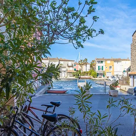Superb In Port - Next To The Beach